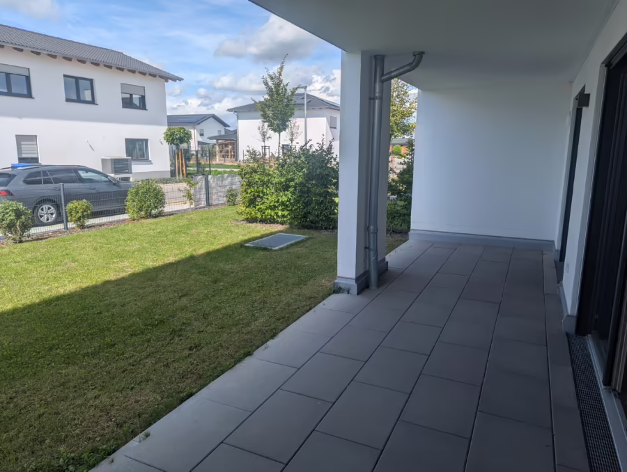 Moderne 2-Zimmer Erdgeschosswohnung (inkl. EBK) mit Terrasse und Garten! - Terrasse (69614)